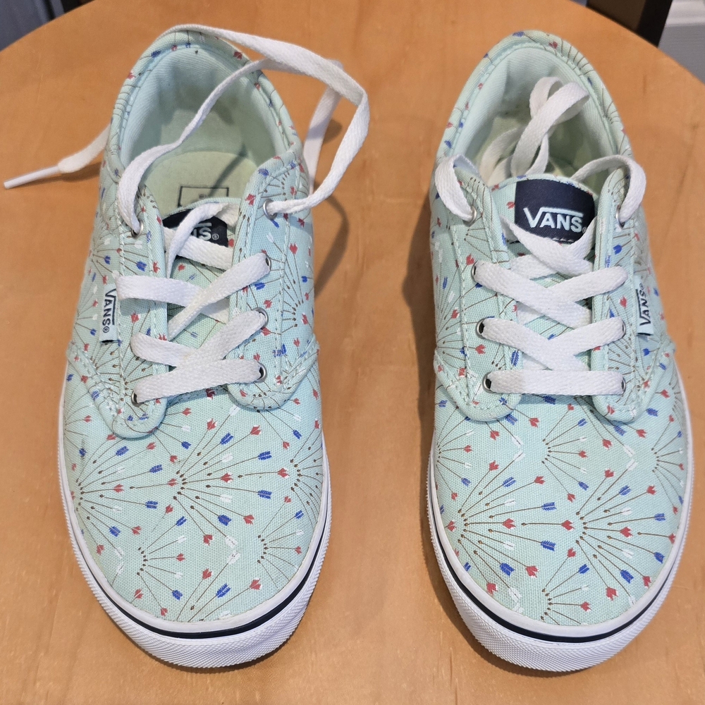 Vans Size 4 Youth (Missy) Arrow Print Shoes Baby Blue Padded Tongue